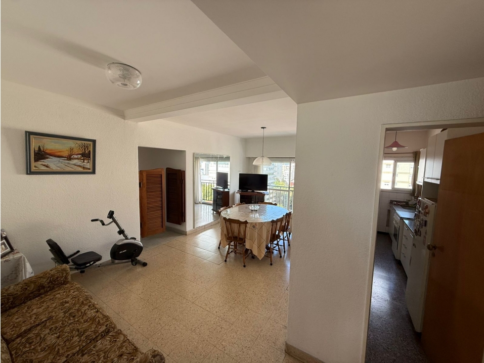 VENTA / DEPARTAMENTO DE 4 AMBIENTES A LA CALLE / MAR DEL PLATA