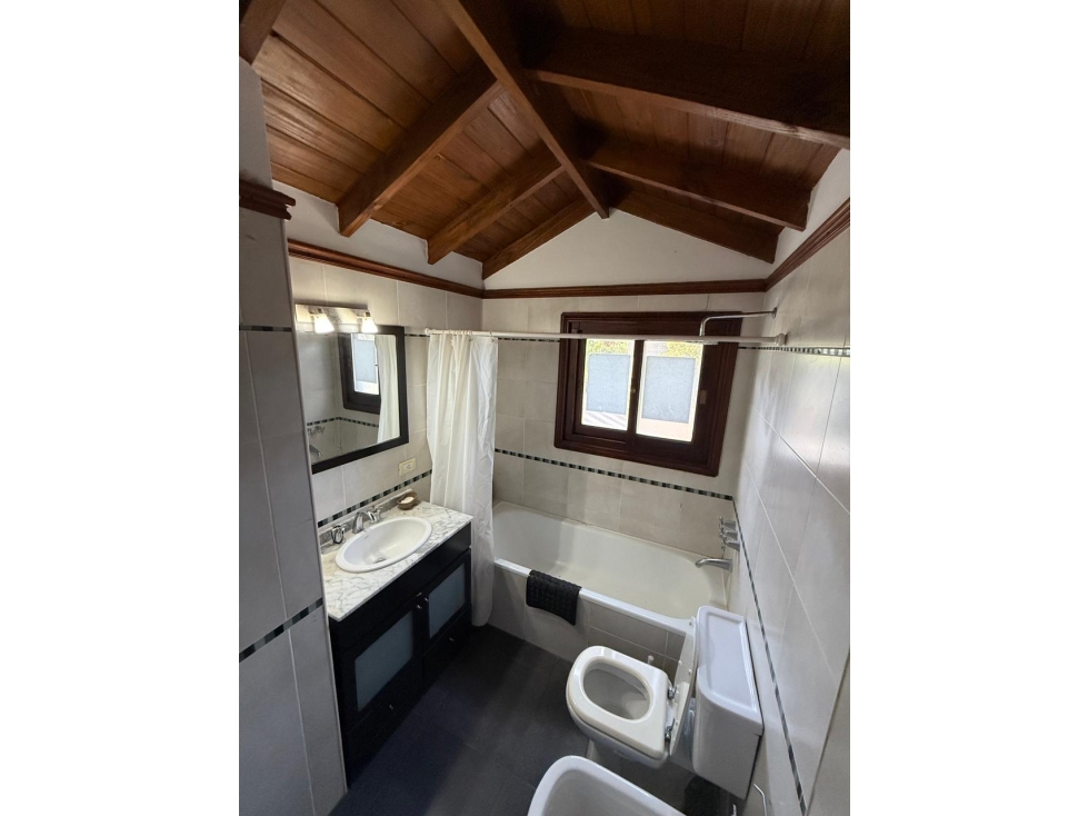 VENTA / CASA 4 AMBIENTES CON GAS NATURAL / SIERRA DE LOS PADRES — foto 4