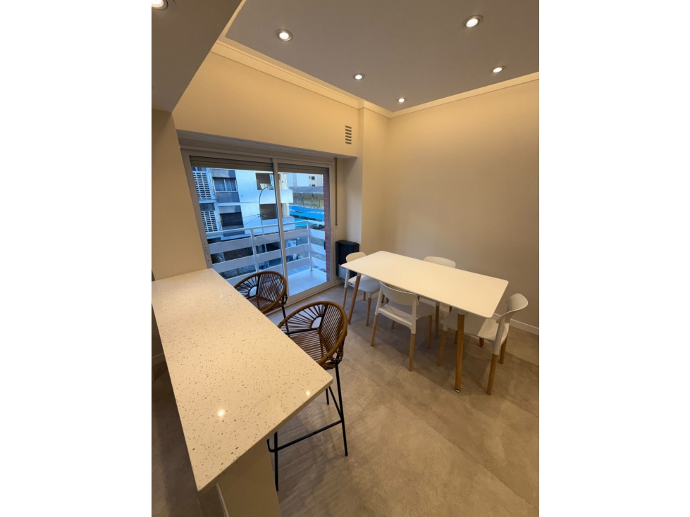 VENTA/ DEPARTAMENTO DE 2 AMBIENTES A LA CALLE/ MAR DEL PLATA - 5
