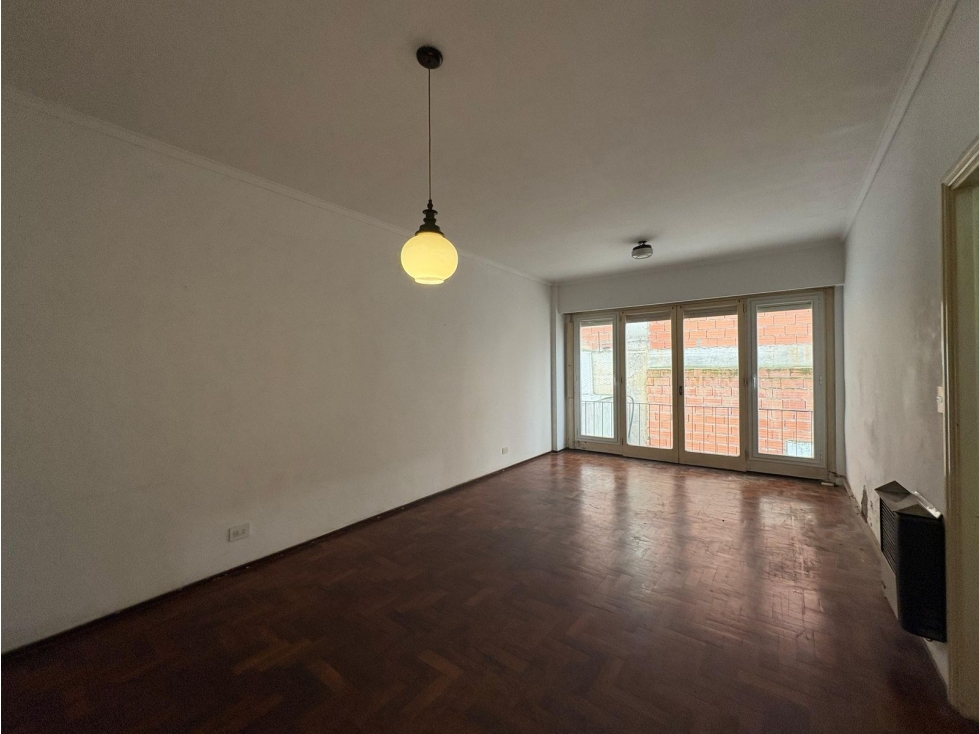 VENTA/ DEPARTAMENTO 3 AMBIENTES CON DEP. SERVICIO/ MAR DEL PLATA
