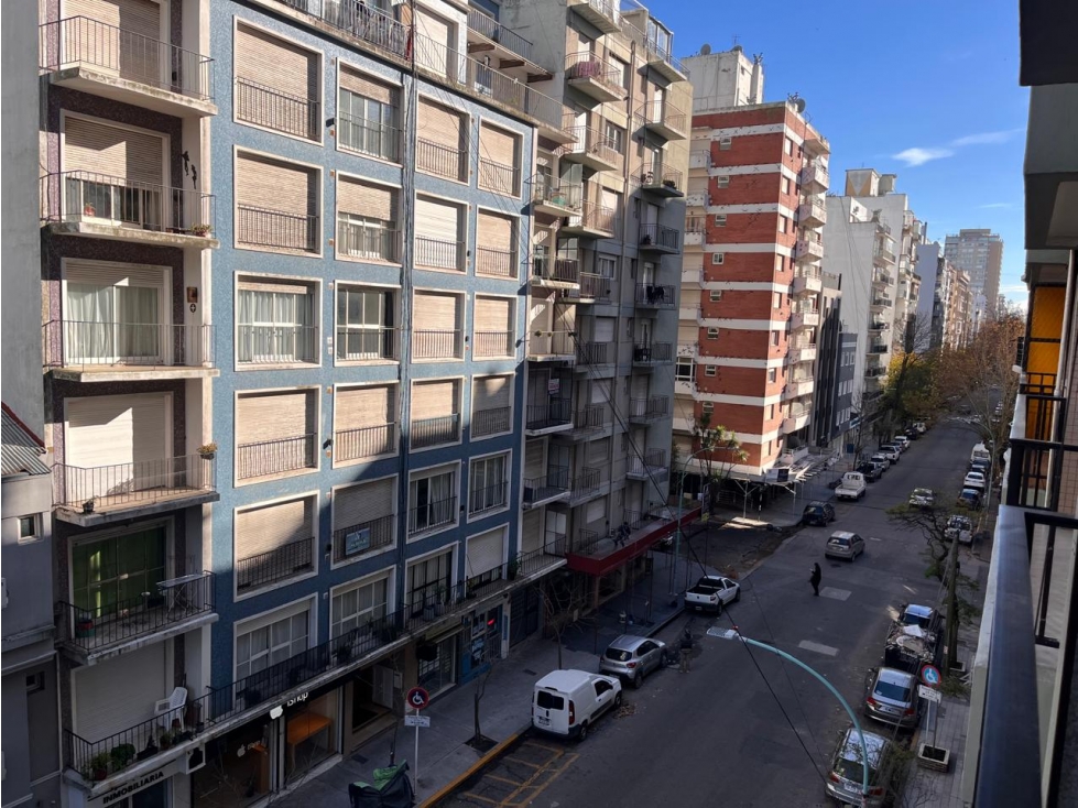 VENTA/ DEPARTAMENTO 2 AMBIENTES A LA CALLE/ COCHERA/ MAR DEL PLATA - 6
