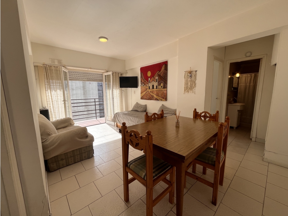 VENTA/ DEPARTAMENTO 2 AMBIENTES AL LATERAL CON BALCON / MAR DEL PLATA