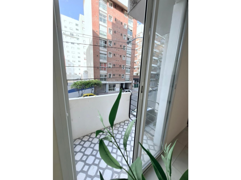 VENTA/ DEPARTAMENTO 2 AMBIENTES A LA CALLE CON BALCON / MAR DEL PLATA — foto 5