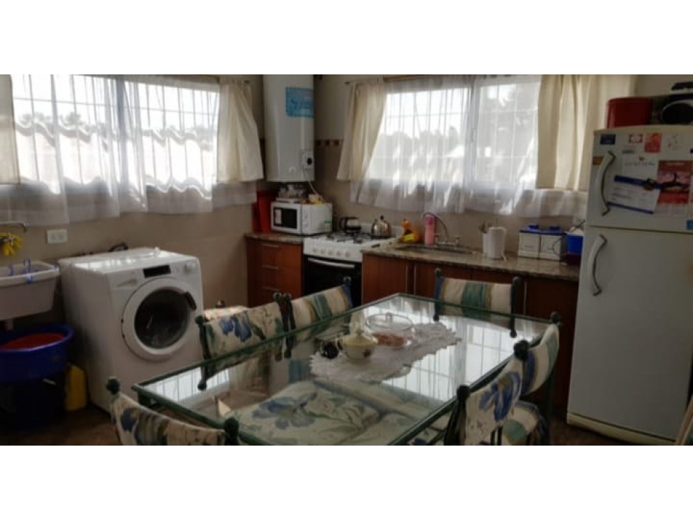 VENTA CHALET MAS DEPARTAMENTOS DE 1 Y 2 AMBIENTES/BATAN/MAR DEL PLATA - 2