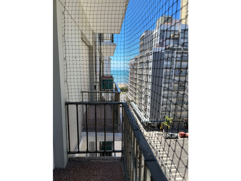ALQUILER TEMPORARIO - Departamento C/balcón y vista lateral al mar — foto 3