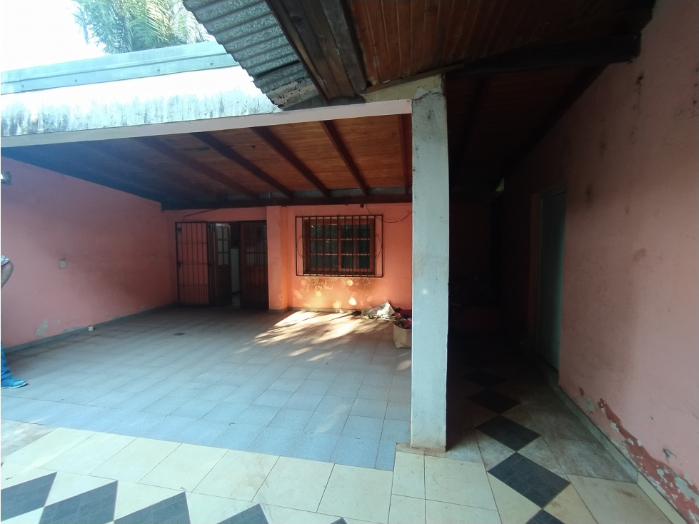 TERRENO CON CASA A RECICLAR ZONA LAVALLE Y MARTIN FIERRO — foto 3