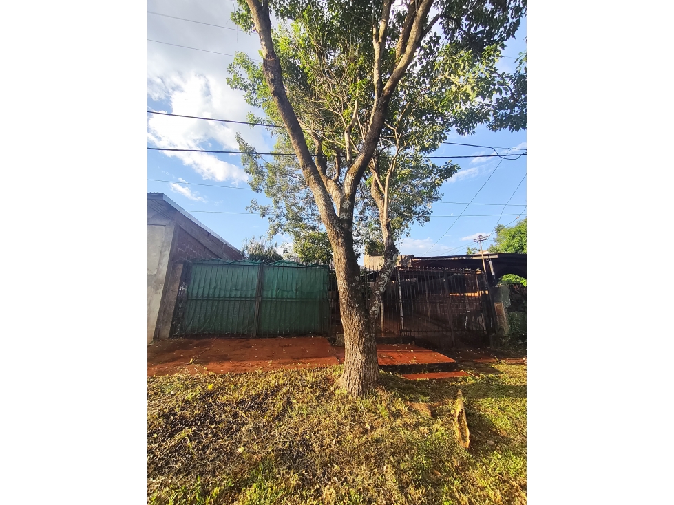 CASA DE MADERA SOBRE BUSTAMANTE CASI ZAPIOLA