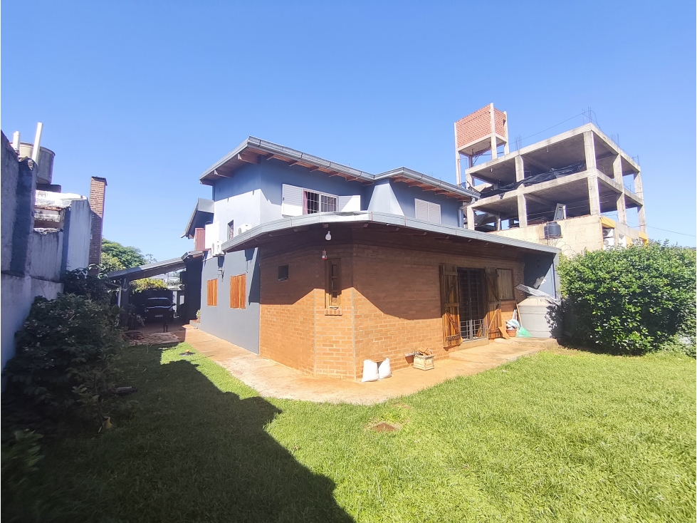 HERMOSA CASA A METROS DE LA COSTANERA, BOUCHARDO Y LOPEZ TORRES - 2