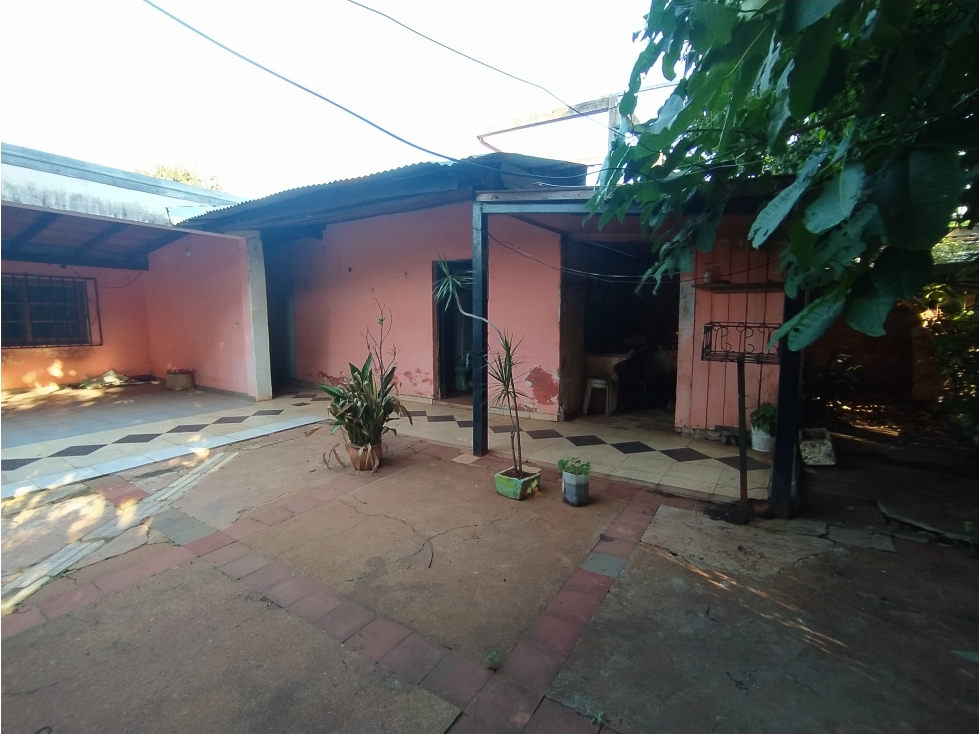 TERRENO CON CASA A RECICLAR ZONA LAVALLE Y MARTIN FIERRO — foto 4