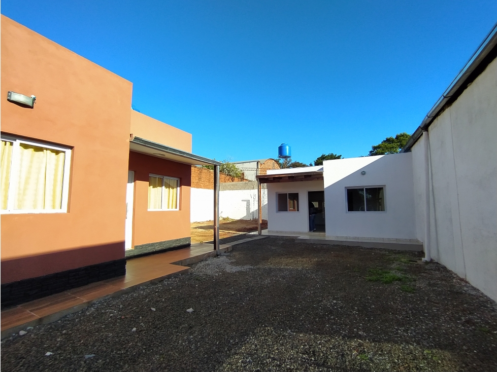 VENTA DE 2 CASAS ZONA QUARANTA Y 213
