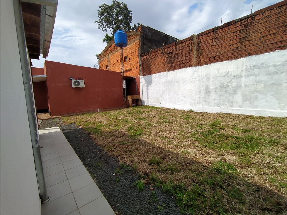 VENTA DE 2 CASAS ZONA QUARANTA Y 213 — foto 4