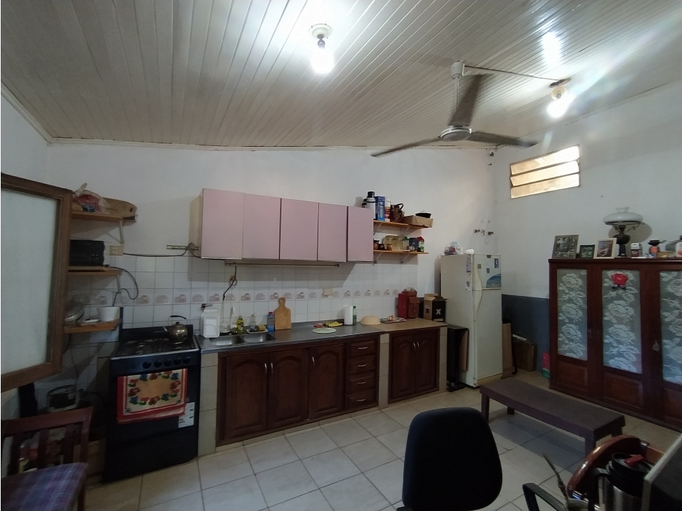 PROPIEDAD CON MÚLTIPLES CONSTRUCCIONES — foto 5