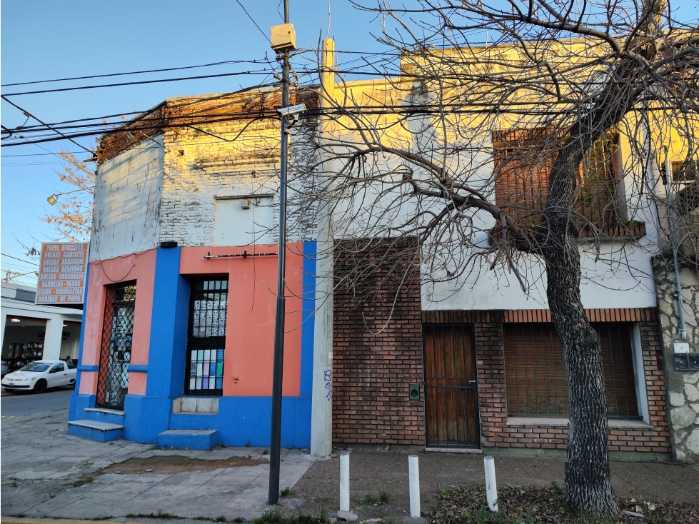 Casa con Local Centrico Esquina - 5