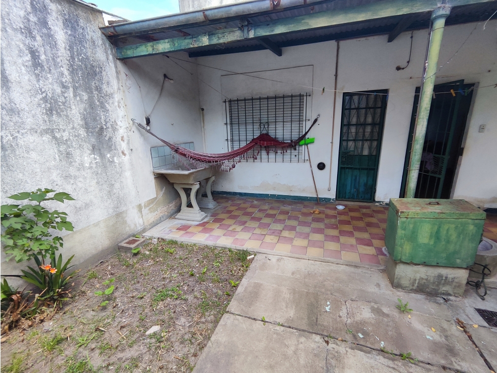 Casa Antigua con Gran Lote a Reciclar - 4
