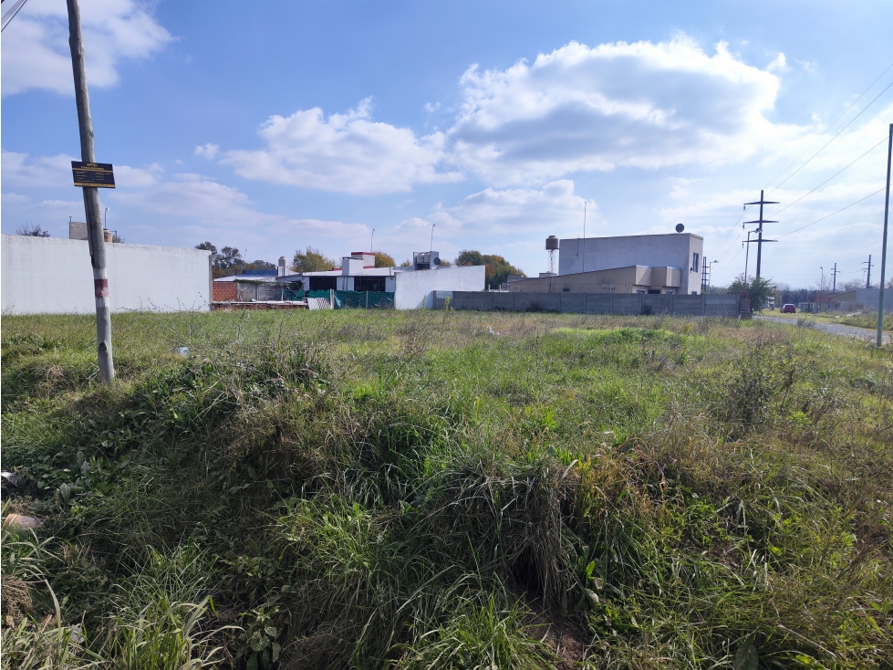 Hermoso Lote Esquina en Bº San Emilio Lujan - 1