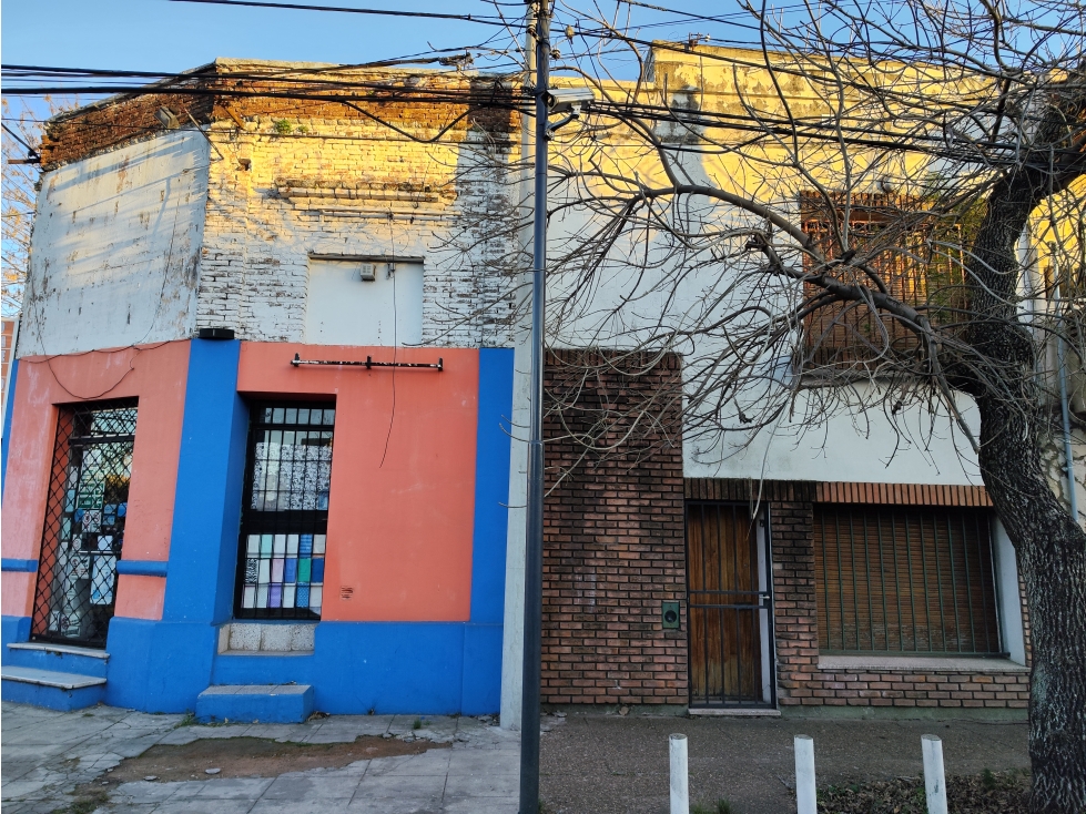 Hermoso Local Centrico Esquina con Casa - 5