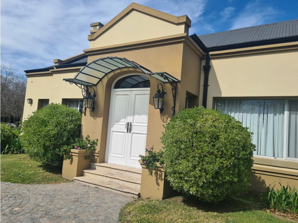 Impecable casa en Chacras de Open Door Lujan