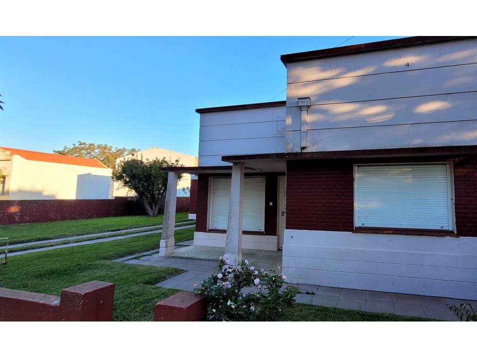 Casa 3 amb emplazada en 2 lotes unificados. - 2