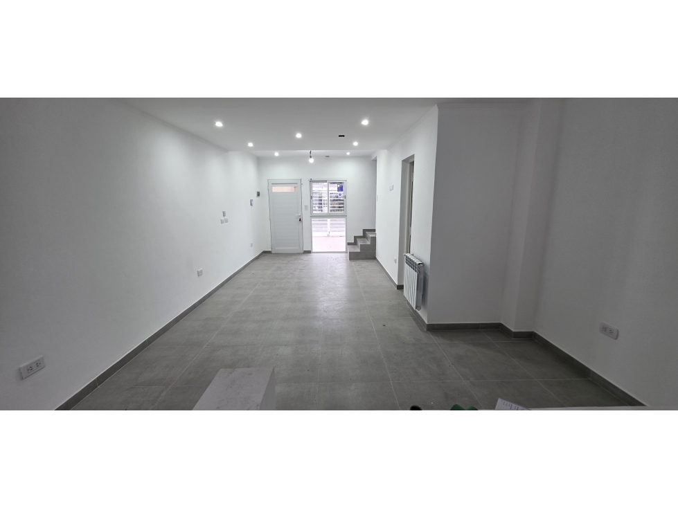 Hermoso triplex a estrenar en excelente ubicación - 5