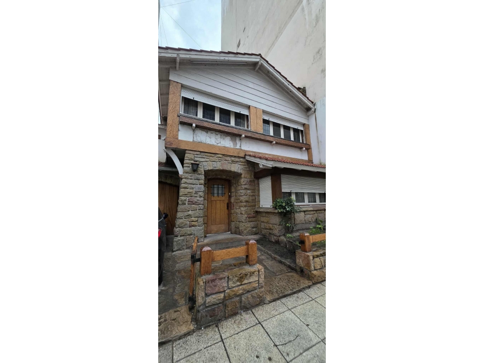 Alquiler comercial chalet de 7 ambientes en inmejorable ubicación. — foto 2