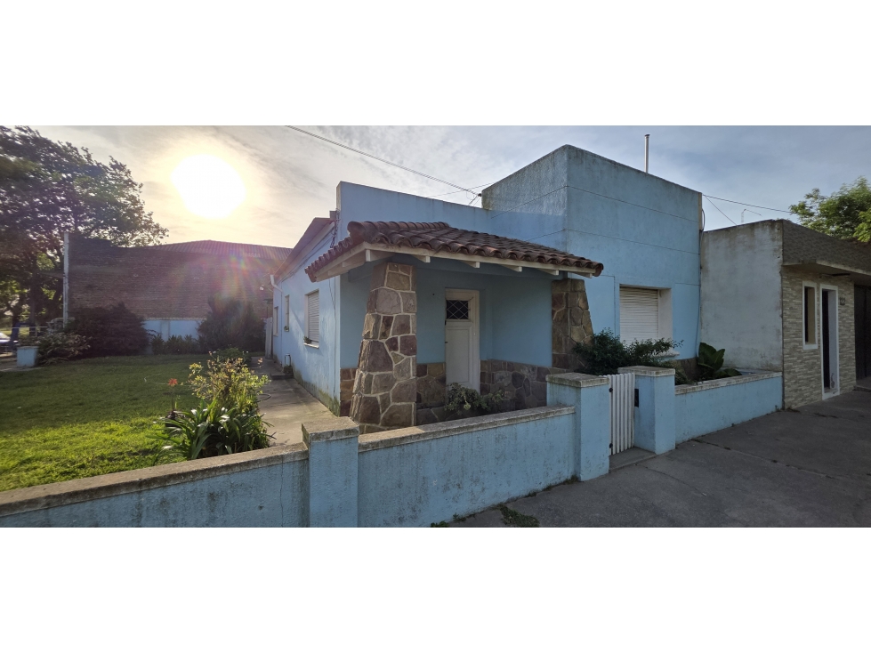 Se vende casa de 3 ambientes en lote propio de 15x20 - 1