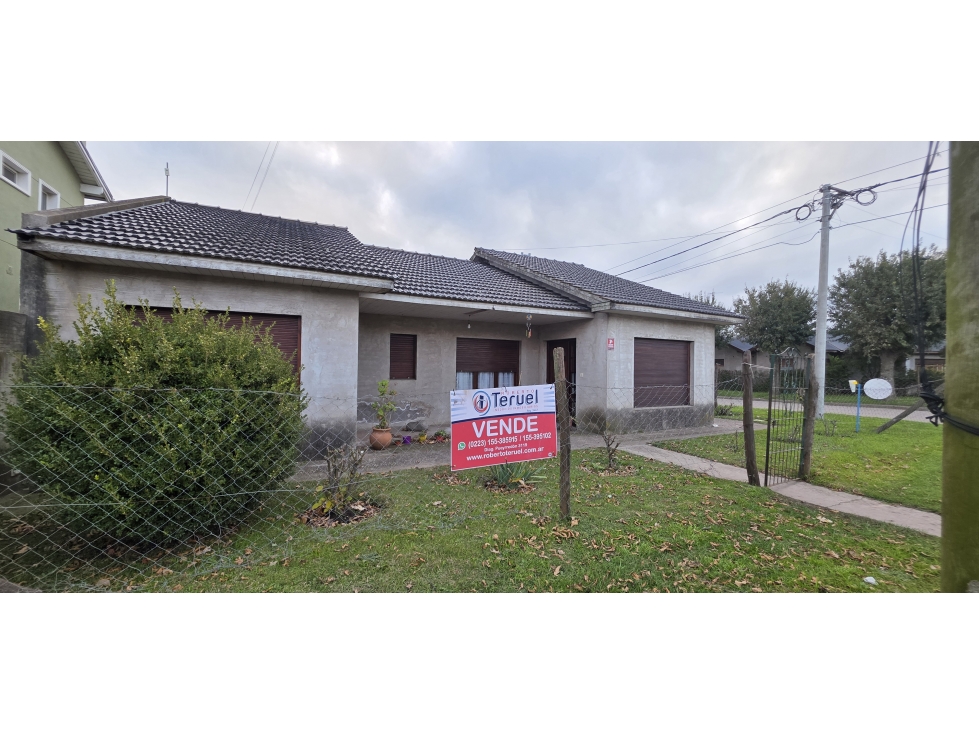 Hermoso chalet de 3 ambientes sobre lote en esquina - 1