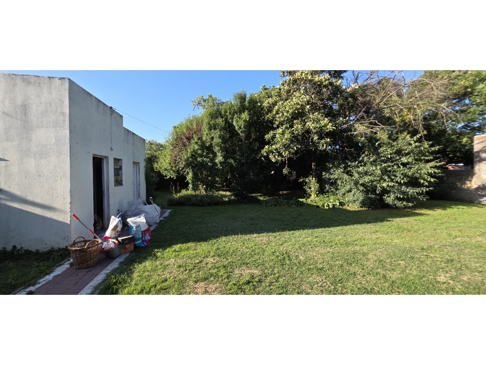 Chalet emplazado sobre 2 lotes de 400 m2. - 2