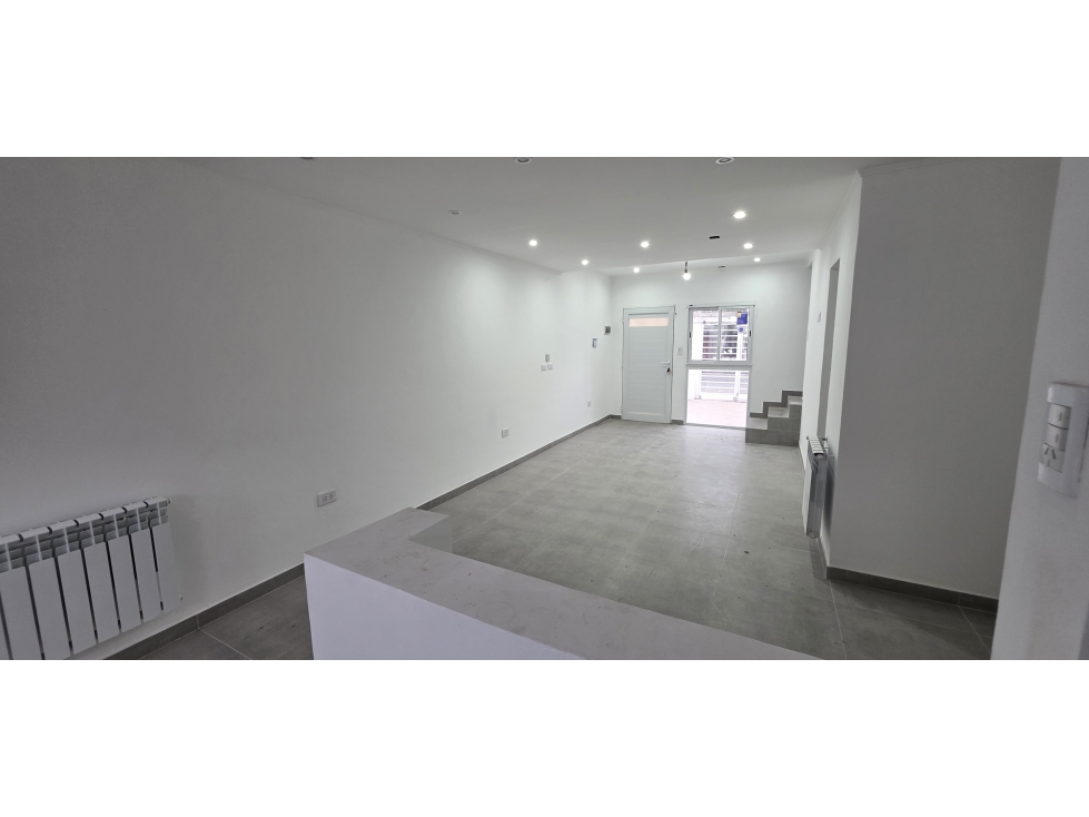 Hermoso triplex a estrenar en excelente ubicación - 4