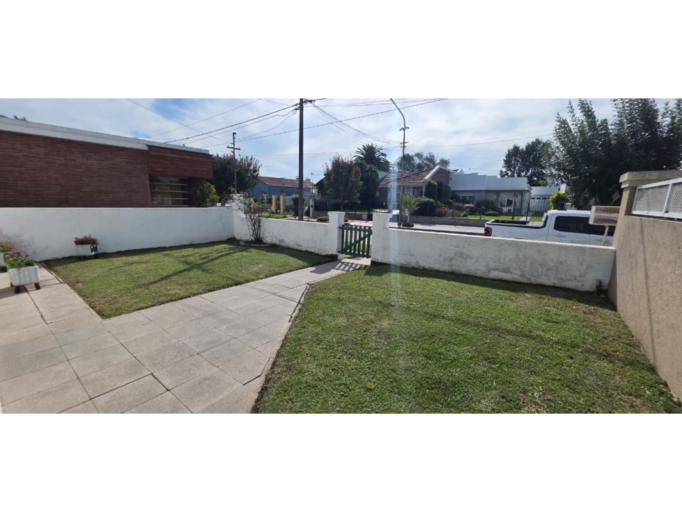 Casa 3 ambientes sobre lote 400 m2 en excelente ubicación - 3