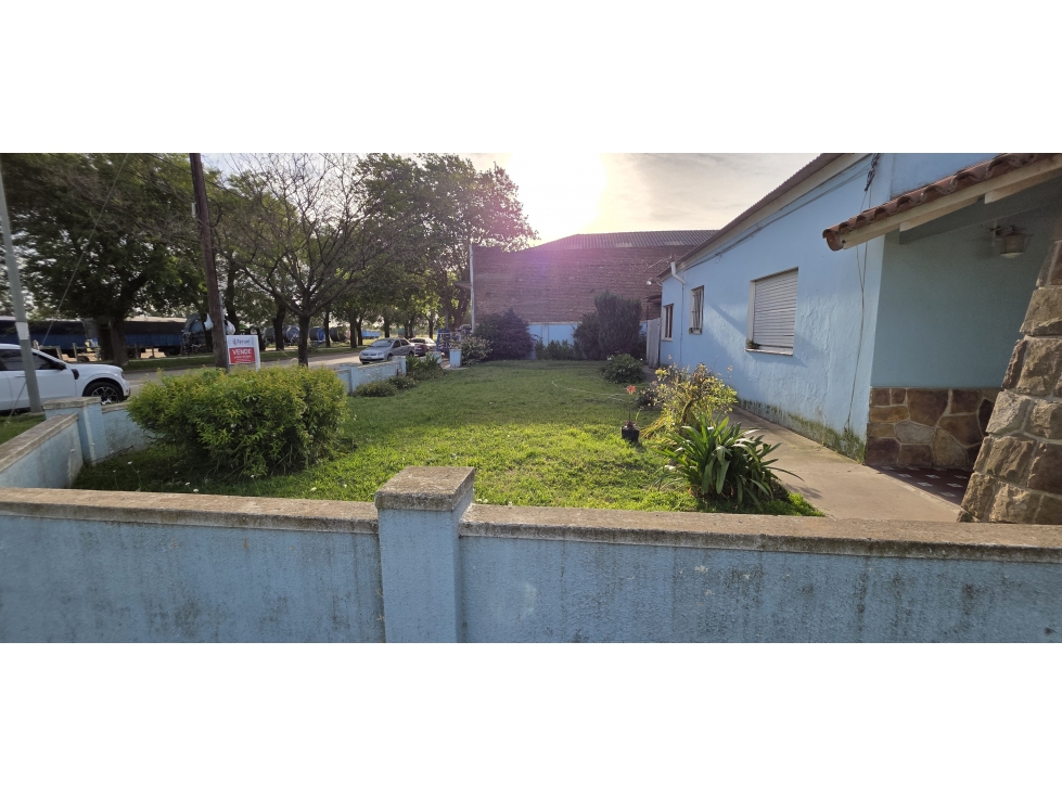 Se vende casa de 3 ambientes en lote propio de 15x20 - 3
