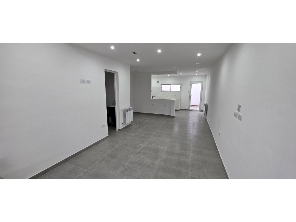 Hermoso triplex a estrenar en excelente ubicación - 1