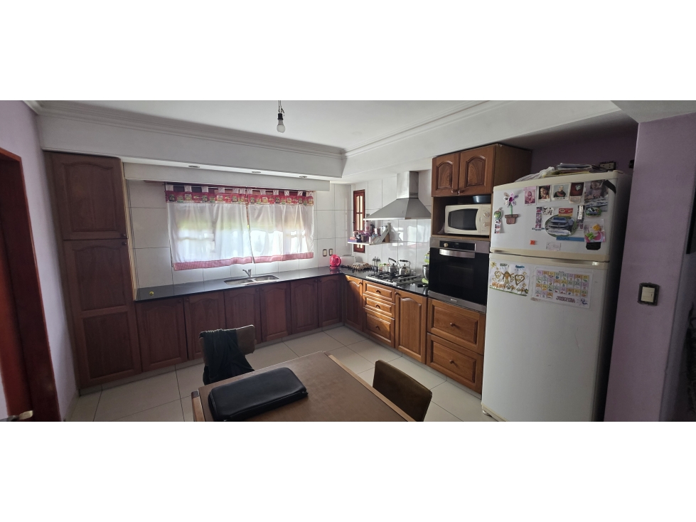 Hermoso chalet de 3 ambientes sobre lote en esquina - 5