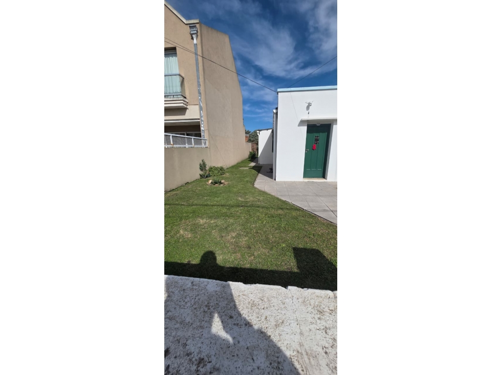 Casa 3 ambientes sobre lote 400 m2 en excelente ubicación - 4