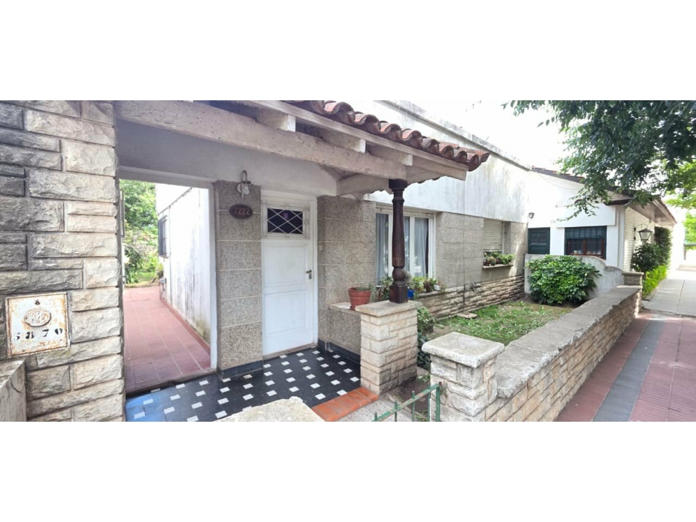 En venta chalet de 3 ambientes en excelente ubicacion. - 1