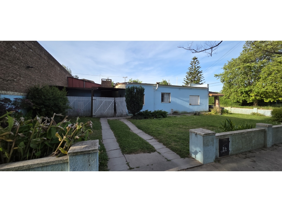 Se vende casa de 3 ambientes en lote propio de 15x20 - 5