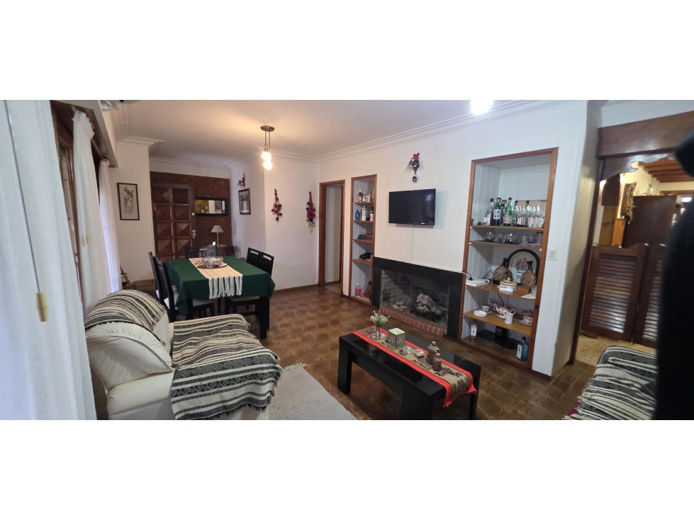 Chalet en excelente emplazado en lote de buena dimensión - 6