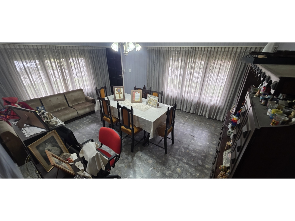 Chalet de 4 ambientes sobre lote en esquina y buen entorno - 5
