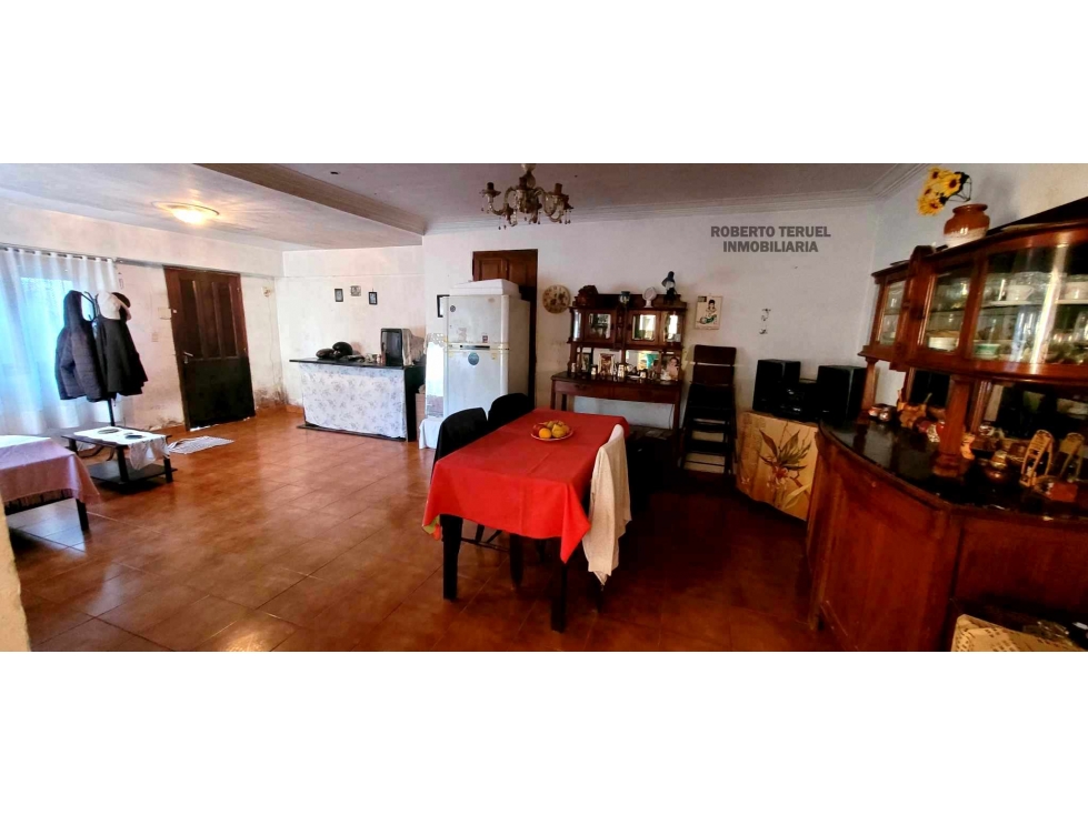 Casa de 3 ambientes + local comercial en muy buena ubicación. - 6