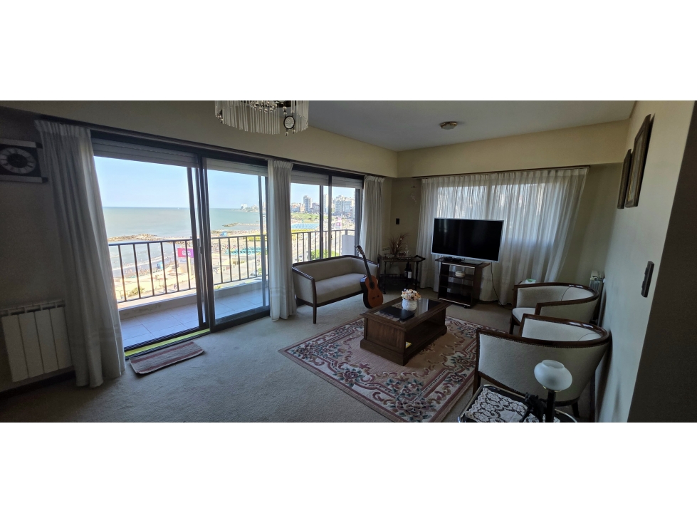 Hermoso Departamento 4 amb con vista plena al mar y cochera.
