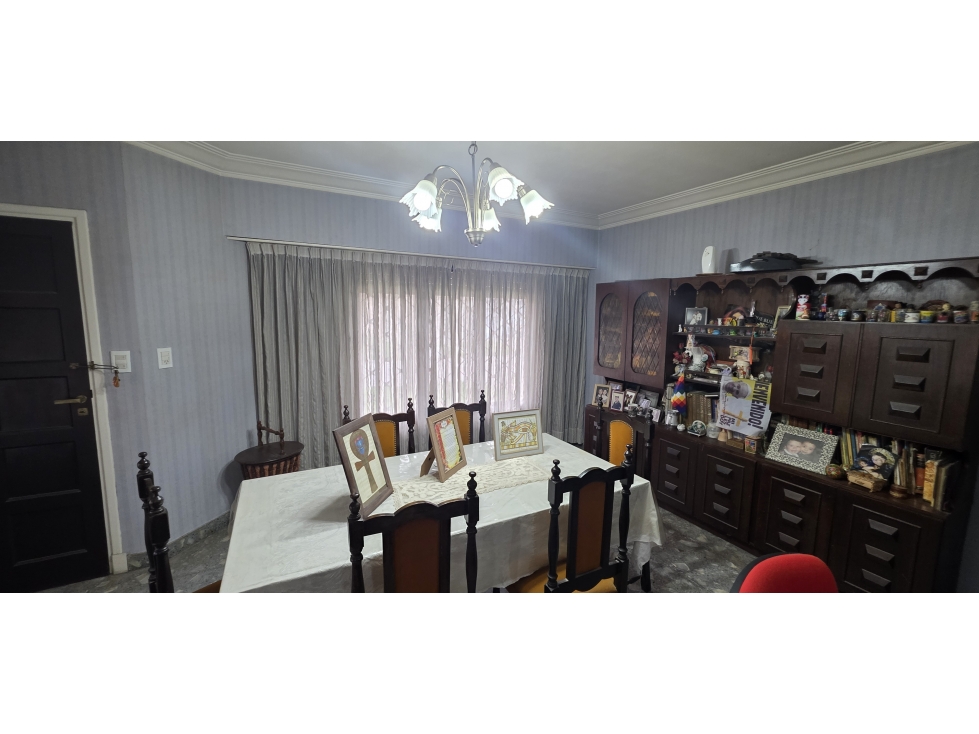 Chalet de 4 ambientes sobre lote en esquina y buen entorno - 6