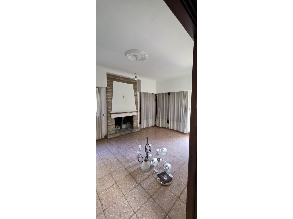 Muy lindo Chalet de 3 amb emplazado sobre lote de 10x40. - 6