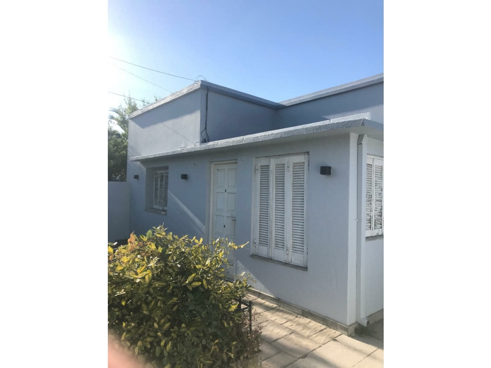 Se vende casa americana de 3 amb con garage/parrilla. - 1