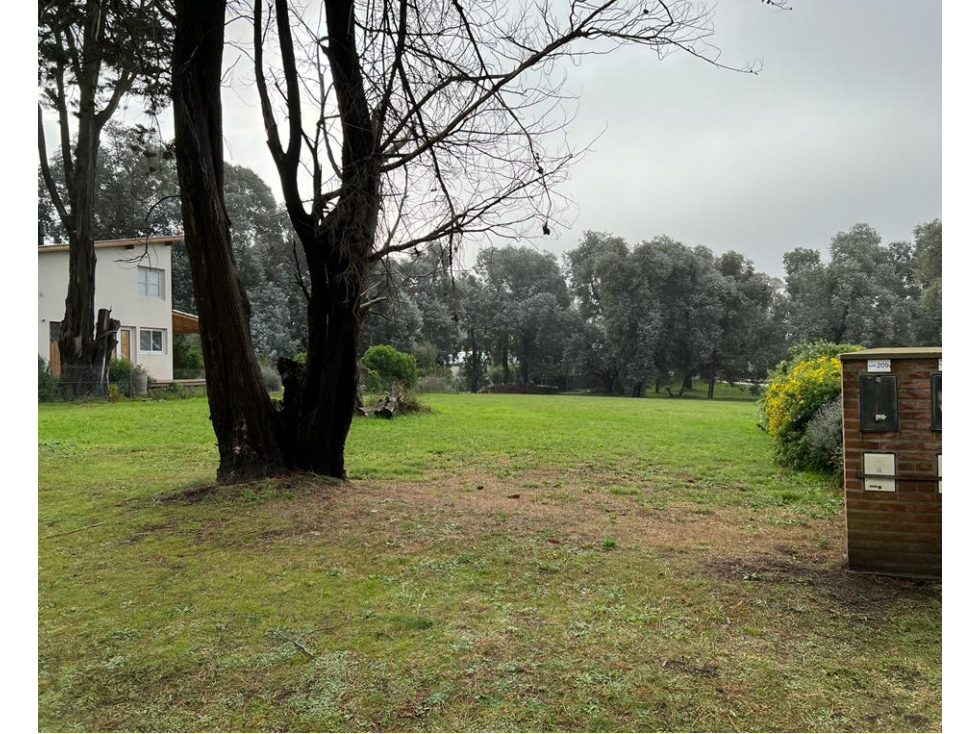 CHAPADMALAL, OPORTUNIDAD RETASADO!! 905 M2 EN Bº PRIVADO SAN BENITO — foto 3