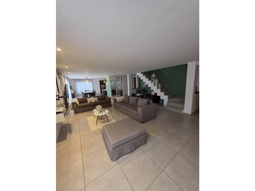 MODERNA CASA CON PILETA SOBRE 2 TERRENOS EN LOS ACANTILADOS — foto 4