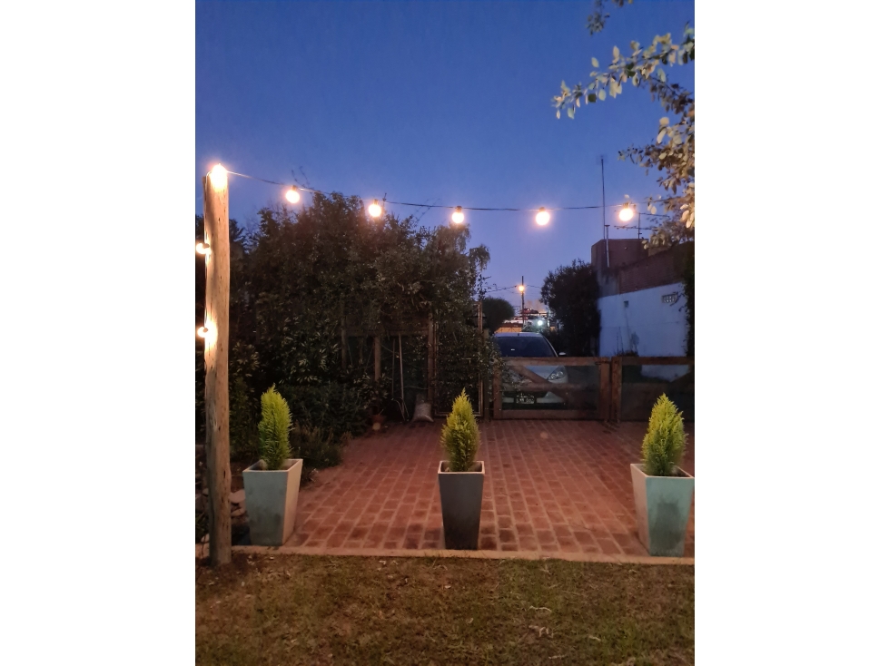 CASA EN ALQUILER EN BENAVIDEZ - BARRIO RESIDENCIAL - 2