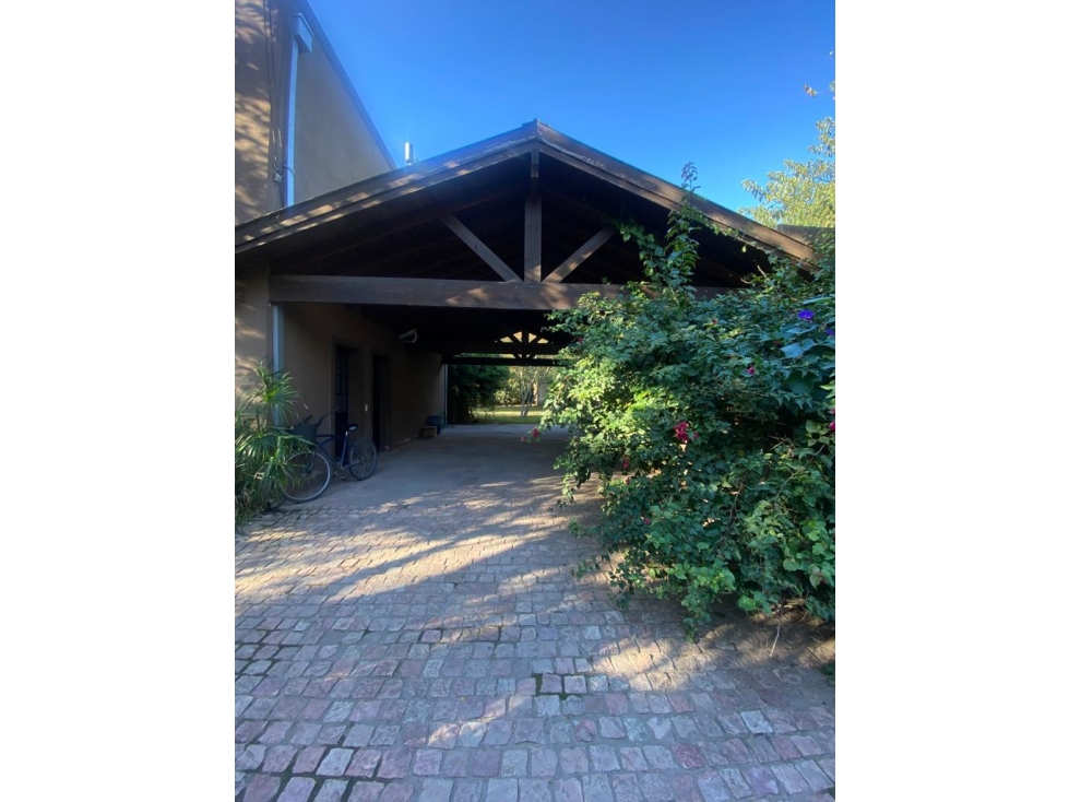 HERMOSA CASA EN LA MEJOR ZONA DE LA BOTA INGENIERO MASCHWITZ — foto 3