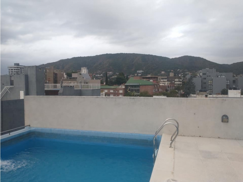 DPTO. CON COCHERA - PISCINA - QUINCHO - CENTRICO