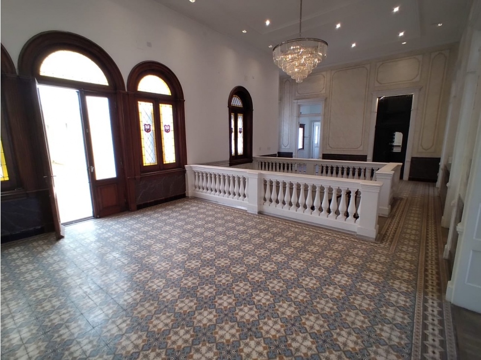 CASONA COLONIAL - REMODELADA - MAS DE 12 AMBIENTES - PLENO CENTRO - 3