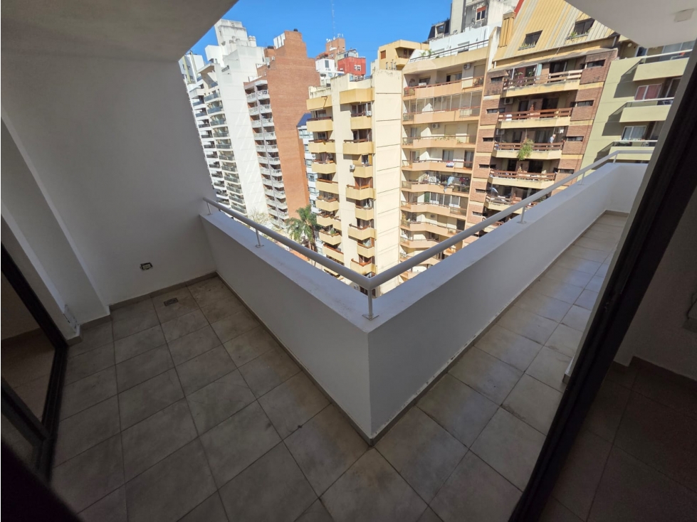 ALQUILER - DEPARTAMENTO UN DORMITORIO AMPLIO CON BALCON EXTERNO