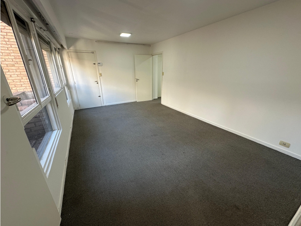 ALQUILER - OFICINA - PRIVADOS - COCINA - BV. CHACABUCO - 140m² — foto 5